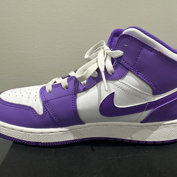 *Almost new* Air Jordan 1 Midi - Picture 4 of 10